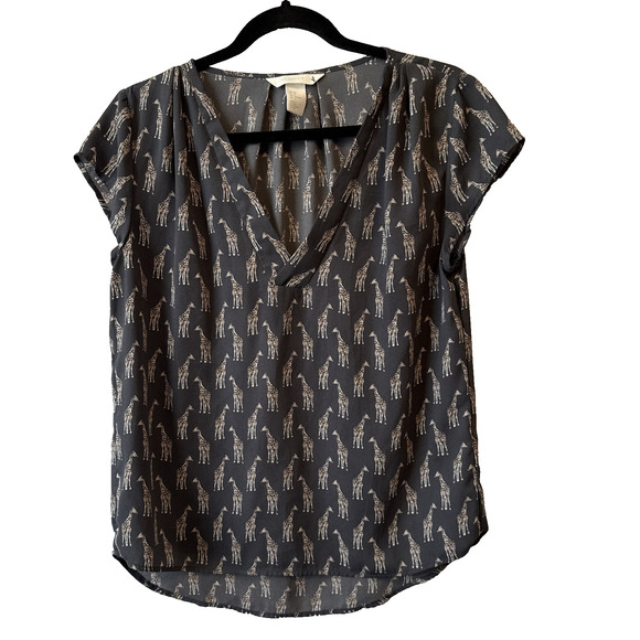 H&M Conscious Women's 6 Giraffe Print Pintuck V Neck Gray Blouse Business Office - Picture 1 of 9